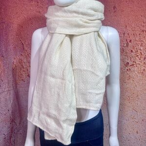 NWT Elegant Winter White Scarf/Pashmina
